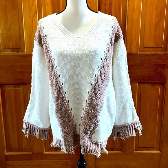 POL Sweaters - NWOT Boho POL Chenille Distressed Edge Sweater
